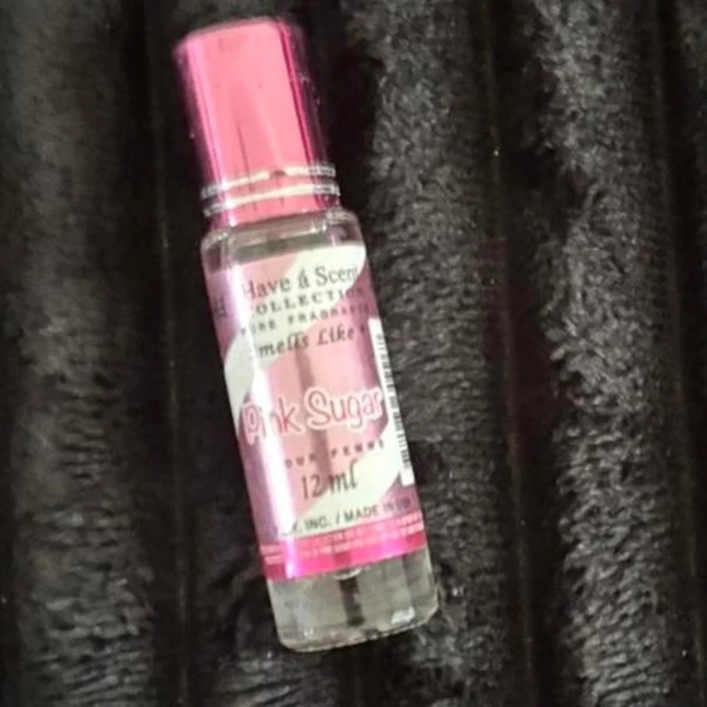 Pink sugar roll‎ on